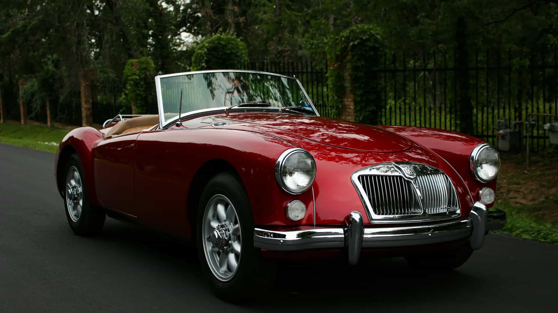 Green 1954 Jaguar D-Type Vintage Racing Car