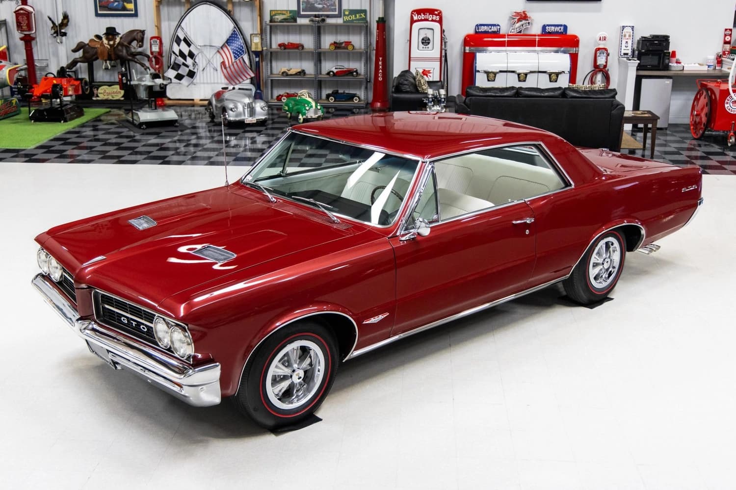 Pontiac GTO Hardtop 389 Tri-Power 4-speed