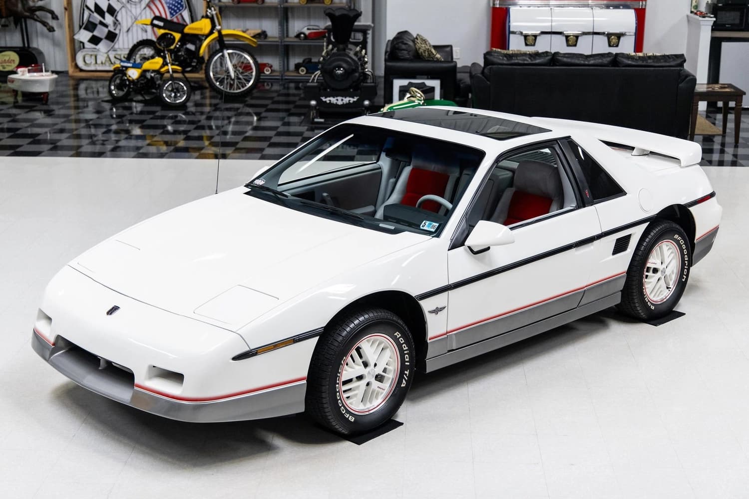 Pontiac Fiero SE Indy Pace Car Edition