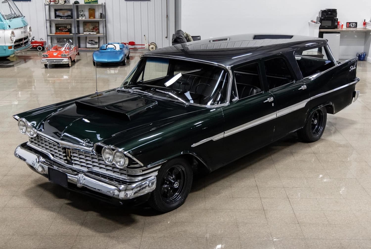 Plymouth Custom Suburban 3-Speed