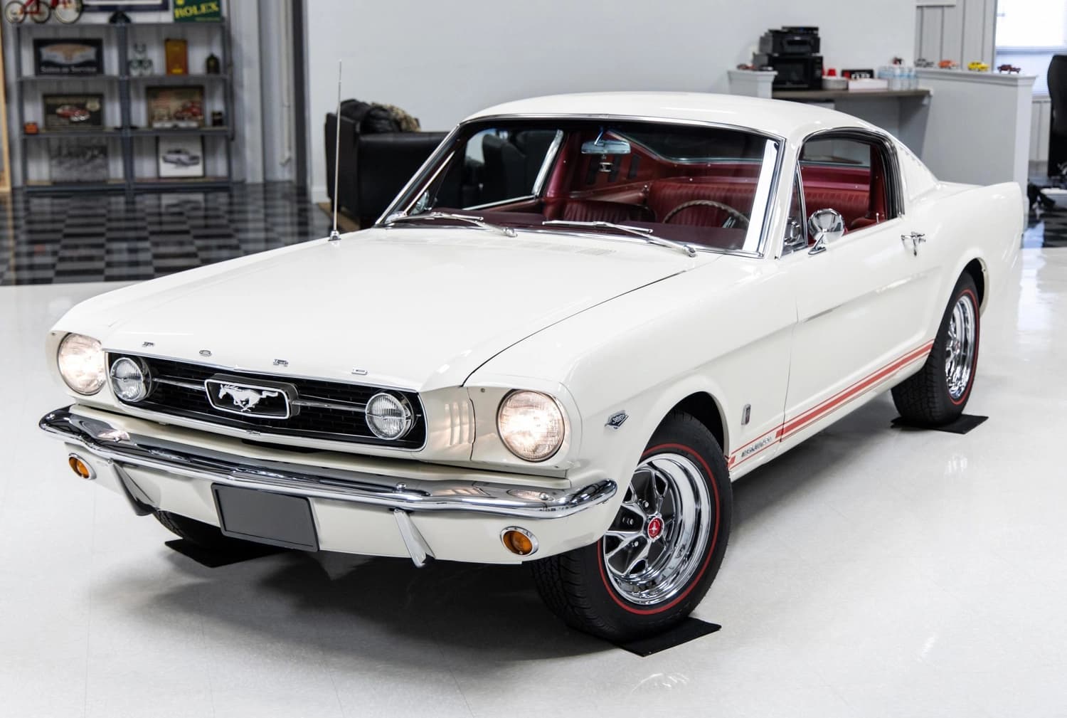 Modified Ford Mustang Fastback 5-Speed